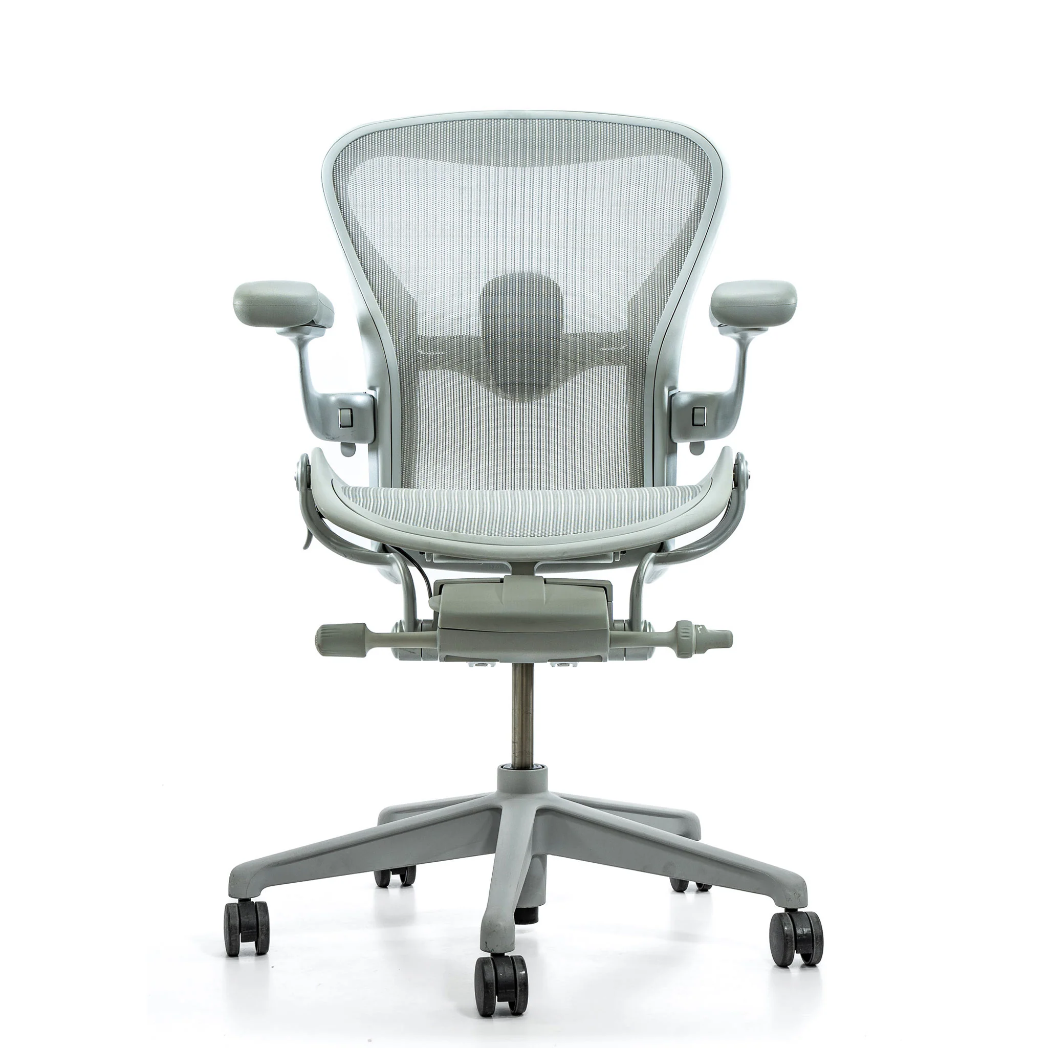 Herman Miller Aeron Remastered Ergonomic Mesh Office Chair - Used As-Is - Image 3